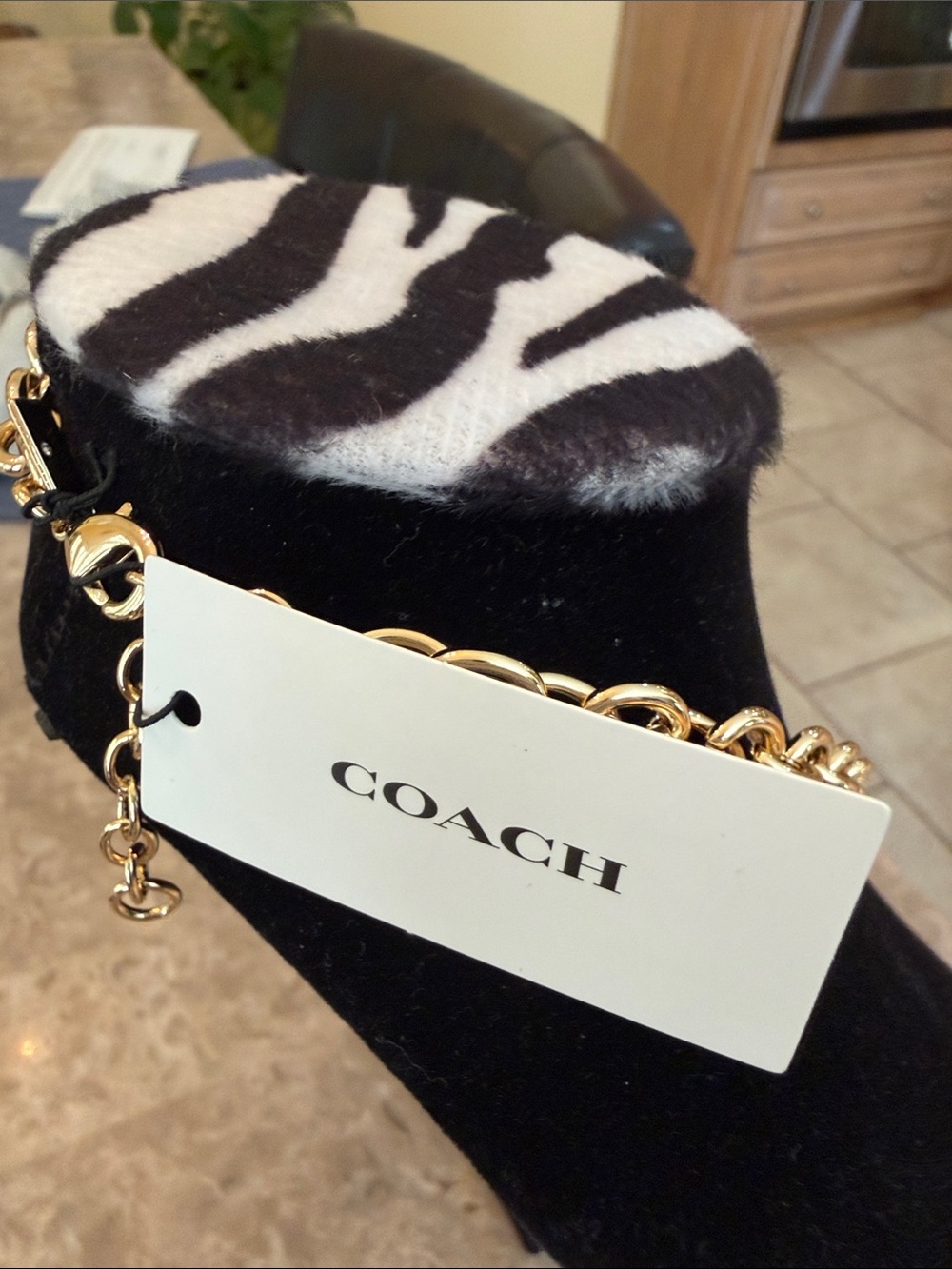 Coach Gold-Tone Link Necklace with Multicolor Enamel Heart Locket/pendant NWT - Picture 3 of 17